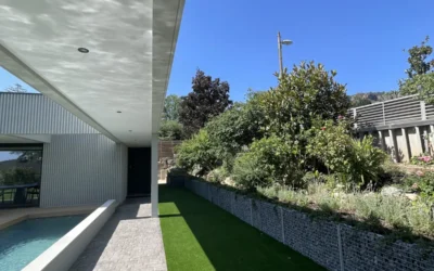 Césped artificial o natural: ventajas, diferencias y cuál elegir para tu jardín